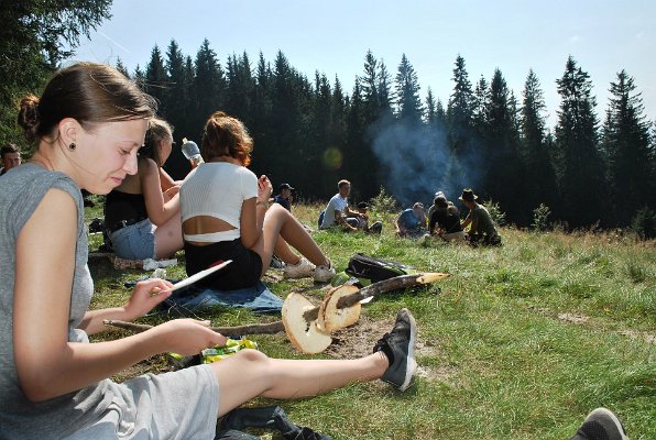 107_Opékání buřtů s polskými teenangery